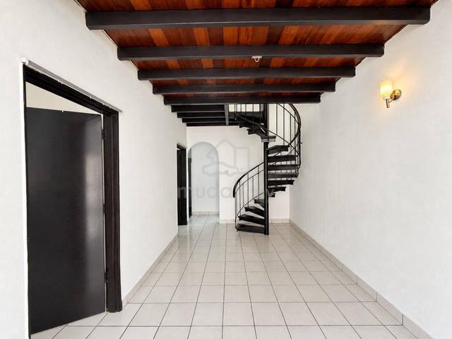 [NON BUMI] Taman Molek JB | Freehold | 1.5 Storey House 1