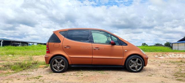 (Refurbished) Mercedes Benz A160 AVANTGARDE - 2