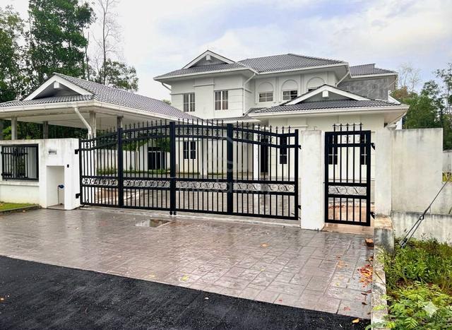 FREEHOLD🔥 Bungalow 2 Storey Bukit Mahkota Kajang 1