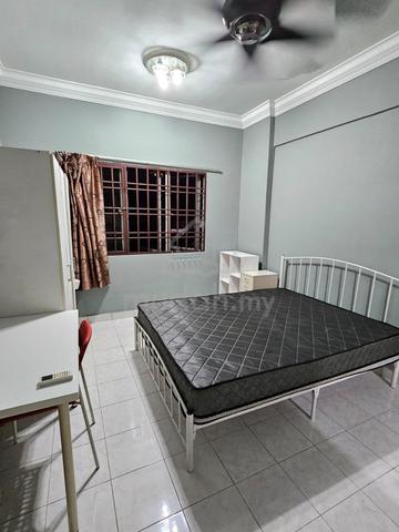 Pelangi Damansara Condo (Master Room For Female) 1