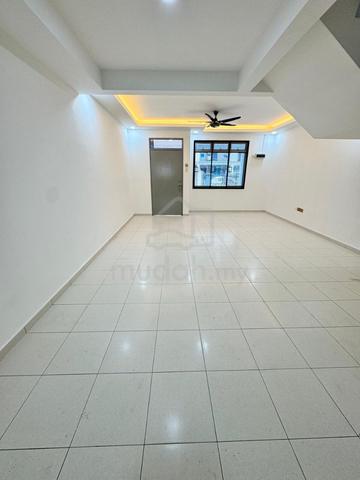 RENOVATED🔥2.5 Storey Taman Scientex Pasir Gudang for Sale 1