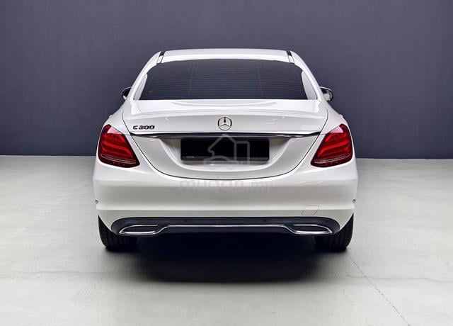 2015 Mercedes Benz C-CLASS 2.0 50K MILEAGE ONLY - 4