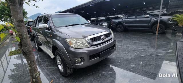 2010  Toyota Hilux 2.5 Auto  - 4