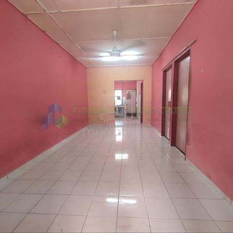 Teres Setingkat Inderapura, Kuantan 1