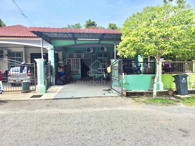 Teres Setingkat Taman Azalea, Muar Untuk Dijual 1