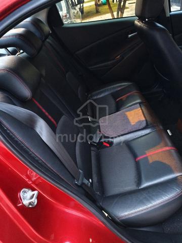 2015 Mazda 2 1.5 Sedan 2015 (A) Tip Top Condition - 4