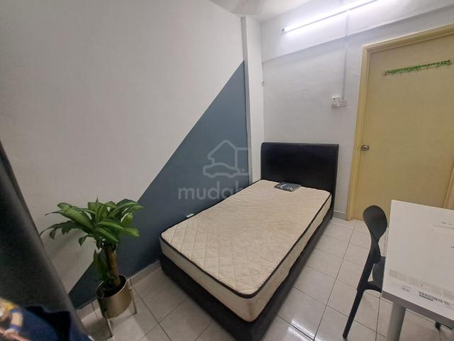 Male Rooms @ Pelangi Damansara Apartment Blk F, walk to MRT, Ikea 1