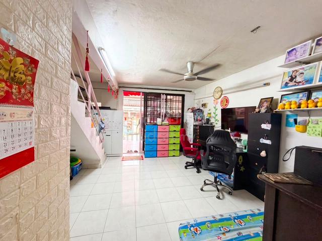 Johor Jaya Double Storey House Jalan Seroja 2Bed 1Bath Renovated 1