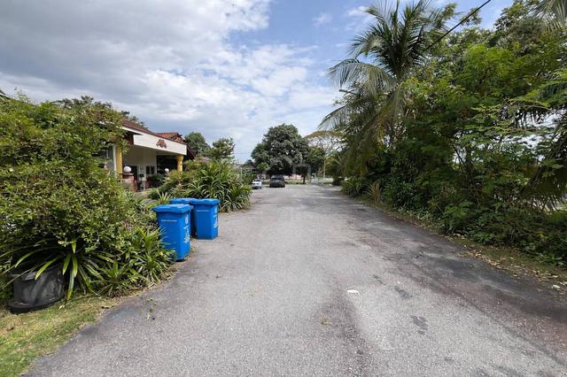 Facing Open+Basic Unit Single Storey Seksyen 17 Shah Alam 1