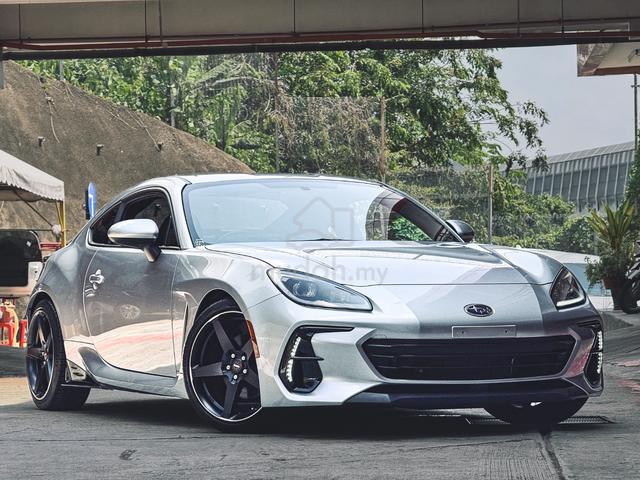 2022 Subaru BRZ 2.4L (M) 10K KM 18”Momo rim - 1
