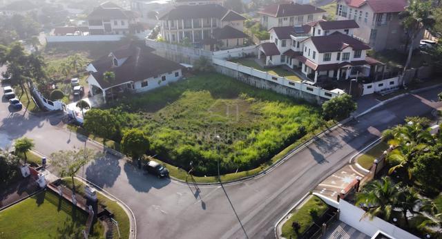 SUPERB DEAL ! - TANAH LOT BANGLO ( 11,614 Sqft ) Seksyen 8, SHAH ALAM 1