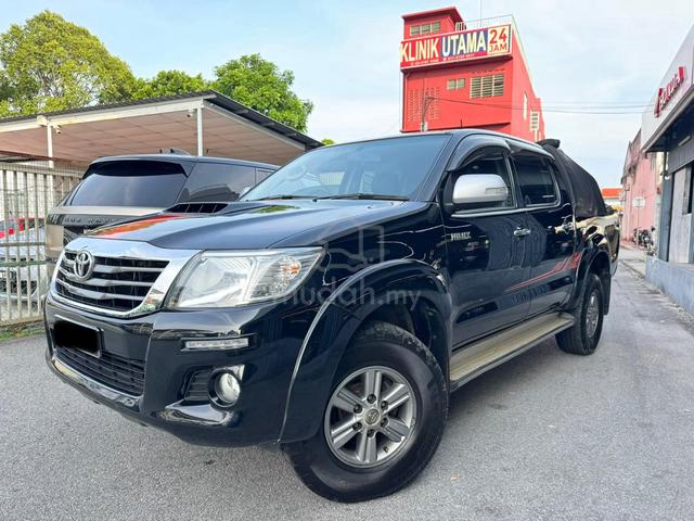 2015 Toyota HILUX 2.5 G VNT DOUBLE CAB Boleh Loan - 1