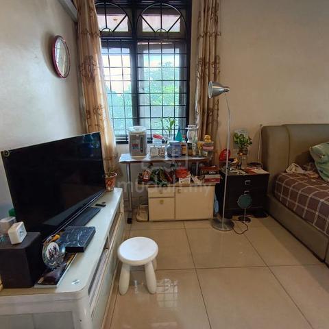 Puchong Kinrara Corner 2 storey House 5 room 4 bath 1