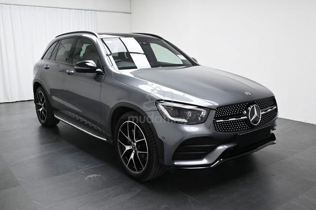 2021 Mercedes Benz GLC300 4MATIC AMG 2.0 1-OWNER - 3