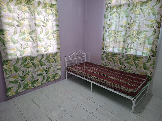 Bilik Untuk Disewa 1