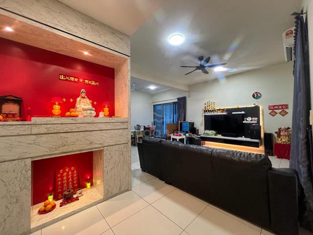 Mount Austin 双层排楼Endlot 带10尺地单位出售 Double Storey Terrace House For Sale 1