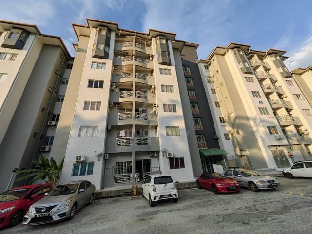Pelangi Court 1