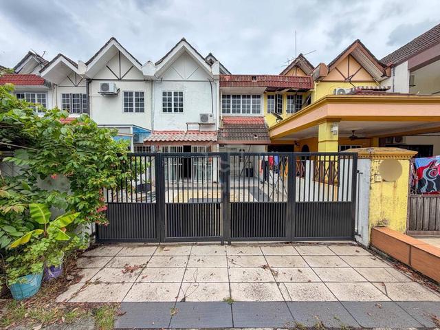 FACING OPEN! RENOVATED Double Storey Terrace Seksyen 19 Shah Alam 1