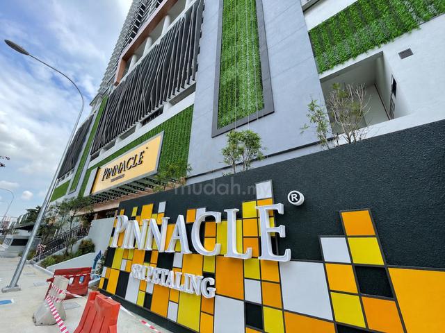 Master Room, Pinnacle Sri Petaling, with Parking, Fully Furnished 1
