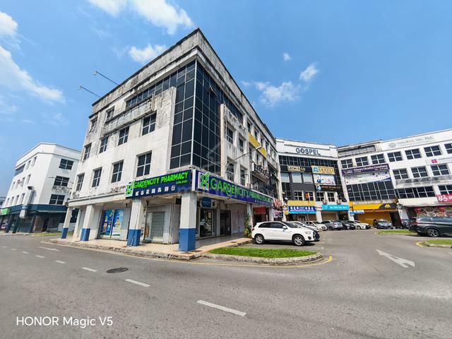 STUTONG FIRST FLOOR CORNER SHOPLOT FOR SALE At SETIA RAJA KUCHING 1