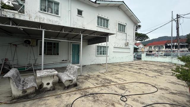 Terrace Corner | Facing Main Road | Off Jalan Kelawai| GURNEY 1