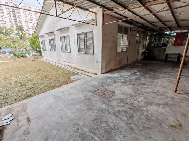 Bayan Lepas Single Semi-Detached 4-Bedrooms LA-2800sf Renovated 1
