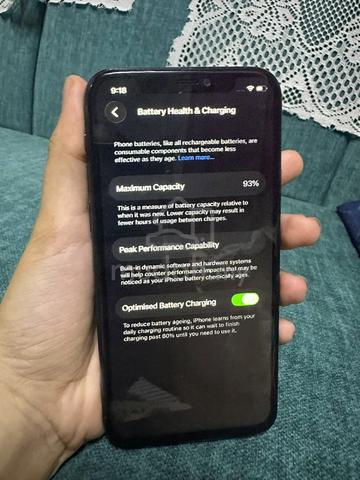 iphone 11 pro - photo 3 of 6