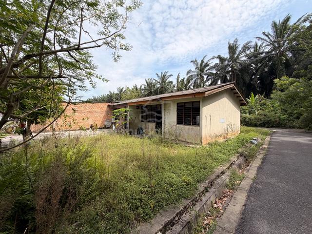 Rumah Teres Lowcost Corner Lot di Taman Bukit Badung, Ijok 1