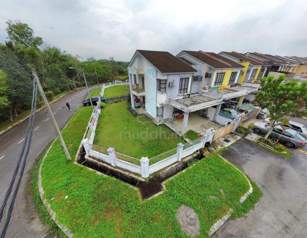 LUAS CORNER LOT Double Storey  House Taman Semenyih Parklands Semenyih 1