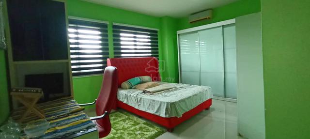 Corner lot house at Tmn Alam Megah S Alam 1