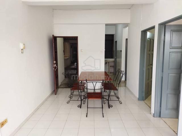 Ferringhi Mutiara Apartment 4