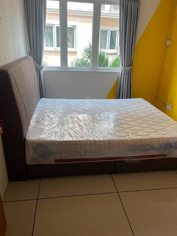 Medium Room Near Larkin / Woodlands / CIQ / 1st link 1
