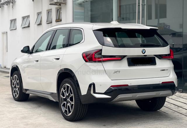 2025 BMW X1 sDrive20i xLine Demo Unit - 2