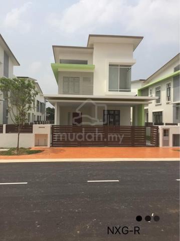 Casa Idaman Setia alam 2sty bungalow 45*95sqft Furnished for sale 1