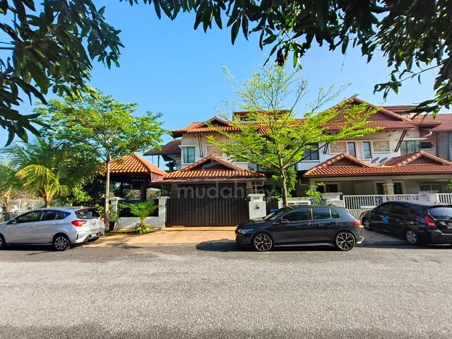 SuperLink Double Storey Corner Lot @ Alam Impian, Shah Alam 1