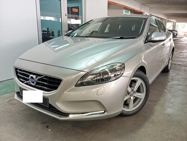 2015 Volvo V40 T4 1 Owner Ori Miles 7Xk Km SerRecs - 1