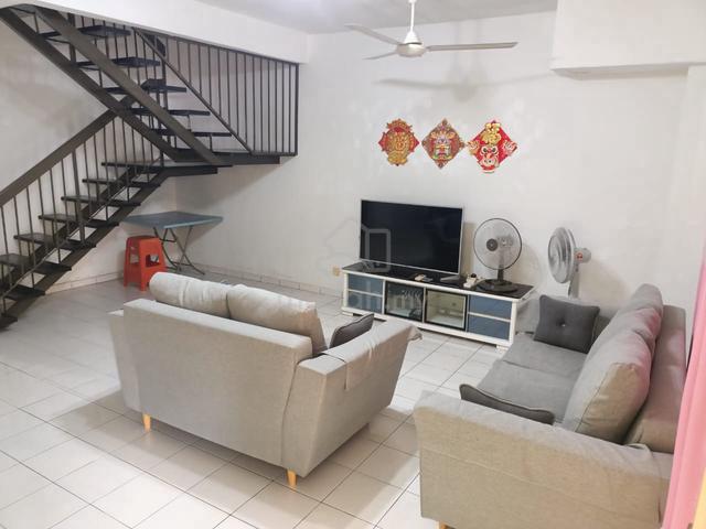(INDIVIDUAL TITLE/22*70) 2 Sty House Taman LEP Equine Seri Kembangan 1