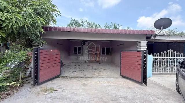 Rumah teres tmn maka 1