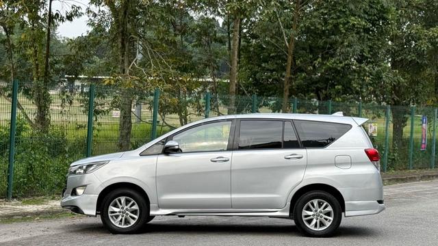 2017 Toyota INNOVA 2.0 E (A) FSR (86K KM) ONE OWN - 2