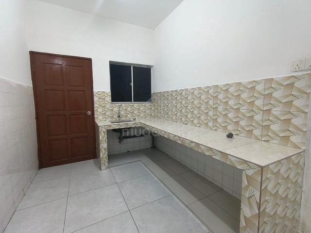 Telok Panglima Garang @ 1-storey Terraced House For Rent 1