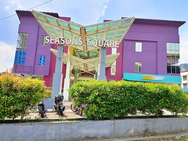 Retail Lot in Petaling Jaya, Selangor [✔ 4 min to Damansara Damai MRT] 1