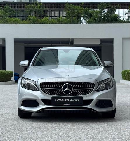 2017 Mercedes Benz C200 2.0 42K KM MILEAGE - 3