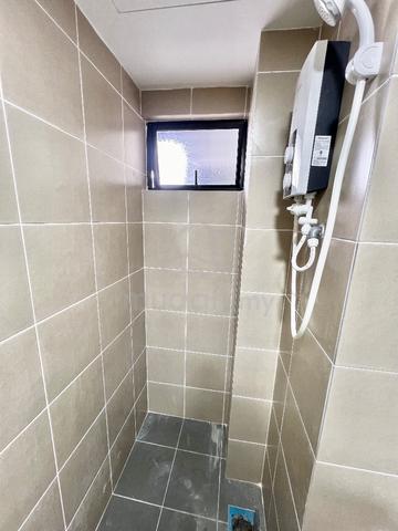 Uni Suites 4