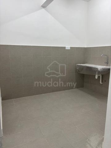 Kulai Town House For Rent With Partial Furnish !!! 1