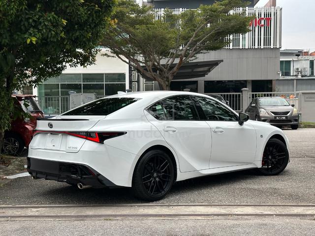 IS 300 2023 Lexus IS300 2.0 F-SPORT MODE BLACK III - 2