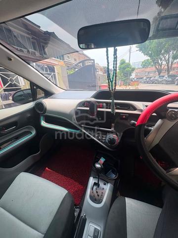 2013 Toyota PRIUS C 1.5 (HYBRID) NHP10R (A) - 3