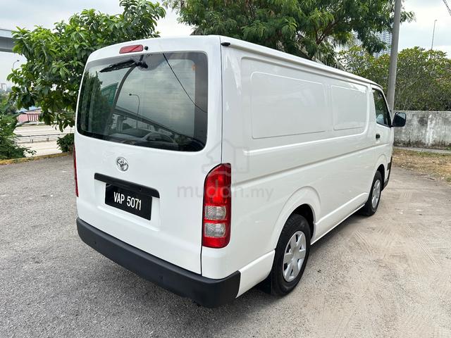 2017 Toyota HIACE 2.5 ENHANCED (M) - 4