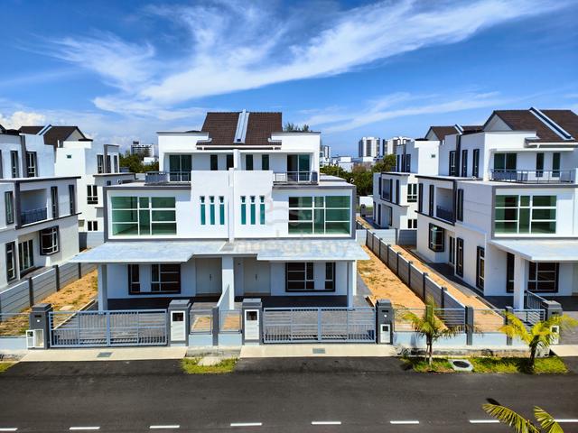 New [Klebang Utama] - 2.5 Storey Semi-Detached, Gated n Guarded 1