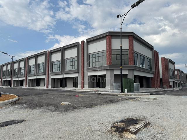 Endlot Near to Entrance with loading 1