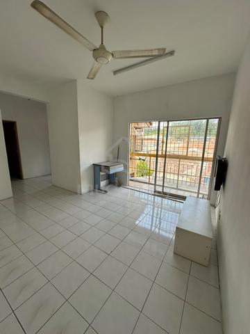 Townhouse Taman Sinaran Balakong For Rent 1